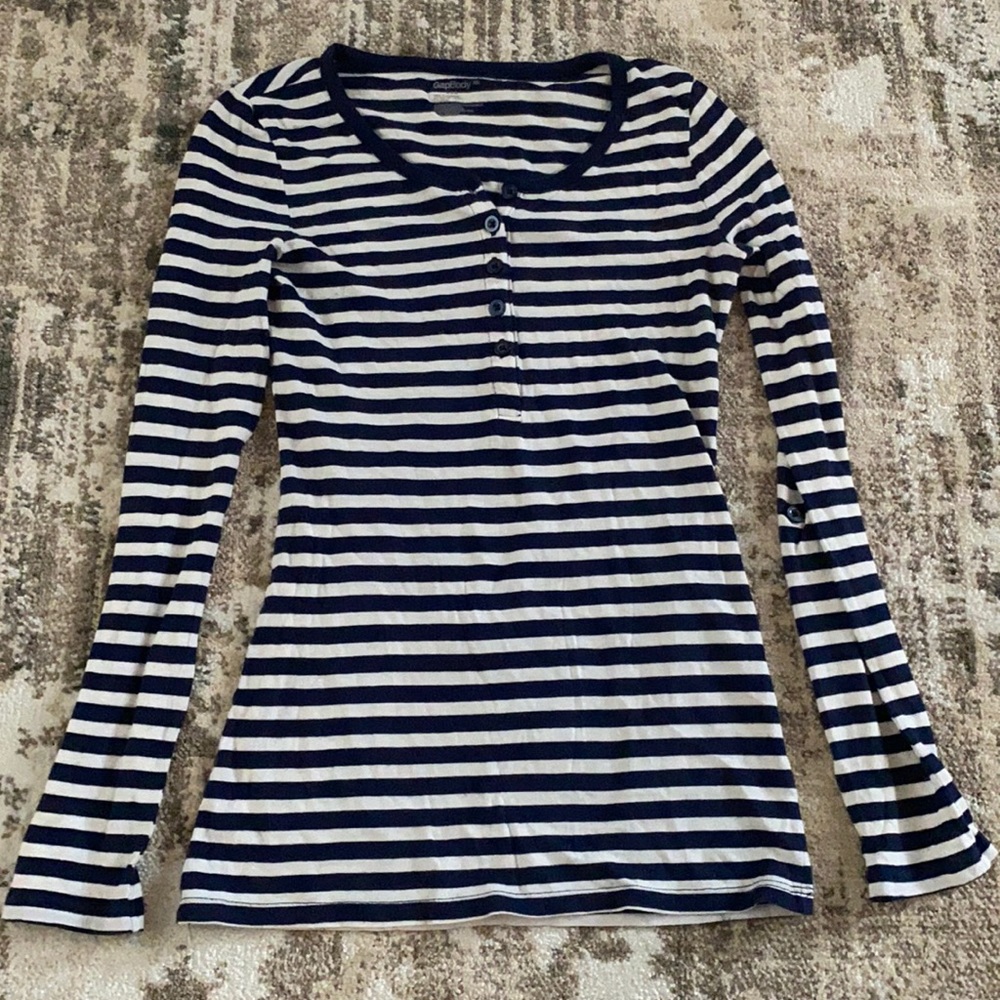 The GAP navy and white striped long sleeve and 3/4th sleeve shirt convertible